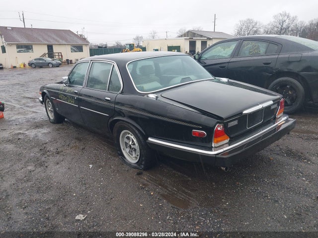 1985 JAGUAR XJ6 SAJAV1346FC412832 Photo 2