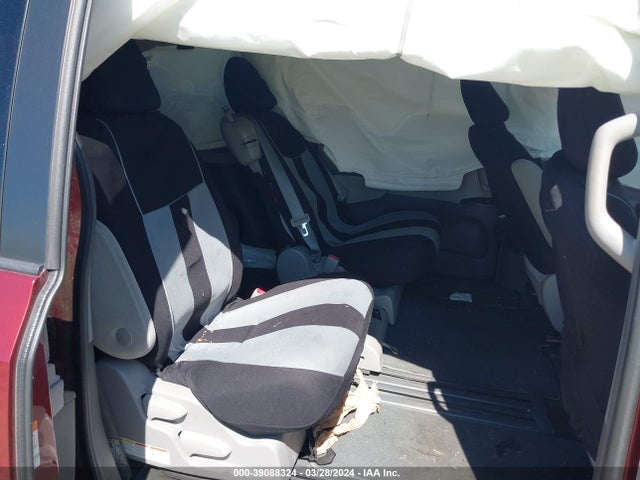 Toyota Sienna Le 8 Passenger 2018 5TDKZ3DC7JS955574 Image 8