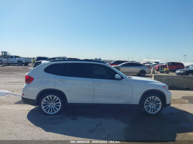 BMW X1 Sdrive28i 2015 WBAVM1C5XFVZ94432 Image 13