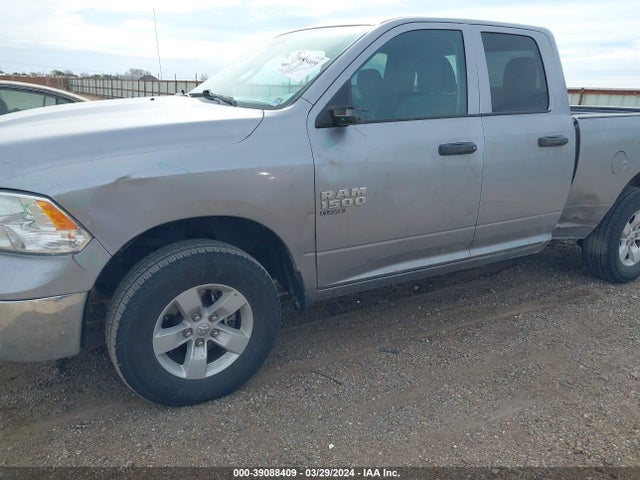 1C6RR7FGXMS584774 RAM 1500 Classic Tradesman Quad Cab 4x4 6'4 Box