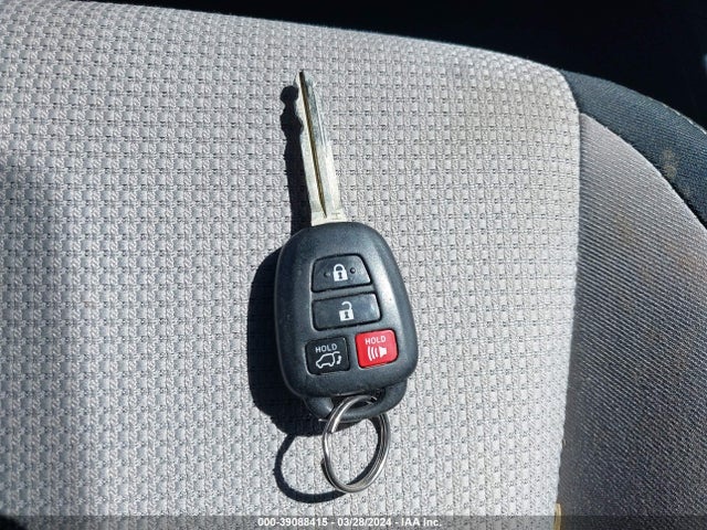 Toyota Rav4 Xle 2016 JTMWFREV8GJ073333 Image 11