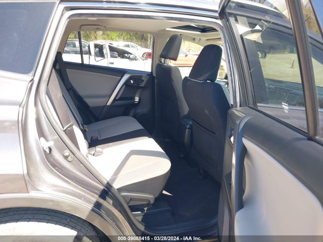 Toyota Rav4 Xle 2016 JTMWFREV8GJ073333 Image 8