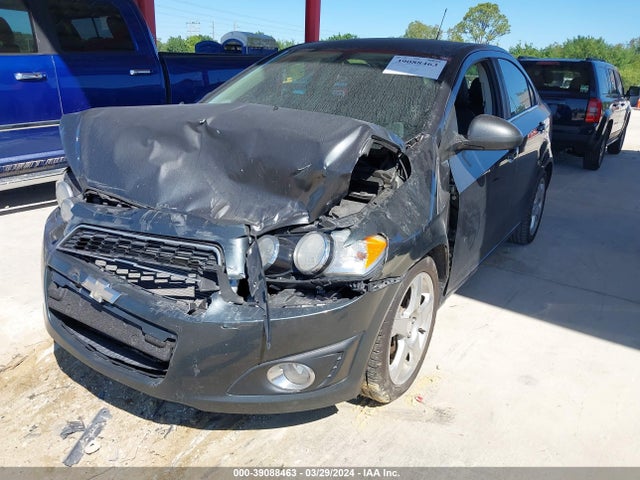 Chevrolet Sonic Ltz Auto 2016 1G1JE5SB5G4146150 Image 2