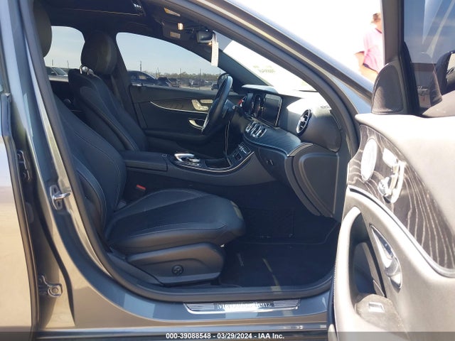 Mercedes-Benz E 300 2019 WDDZF4JB1KA647376 Image 5