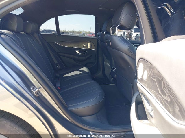 Mercedes-Benz E 300 2019 WDDZF4JB1KA647376 Image 8