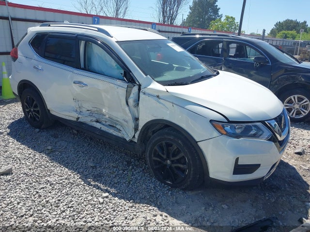 Nissan ROGUE SV 2018 5N1AT2MV7JC785206 zdjęcie główne