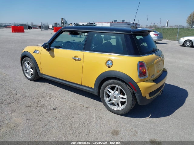 2009 MINI COOPER S WMWMF73589TW83431 Photo 2