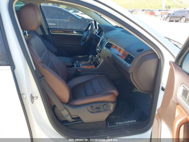 2012 VOLKSWAGEN TOUAREG WVGEK9BP7CD006580 Photo 4