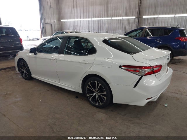 39088797 :رقم المزاد ، 4T1G11AK1LU942634 vin ، 2020 Toyota Camry Se مزاد بيع