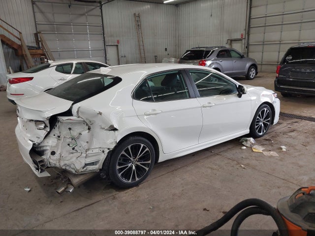 39088797 :رقم المزاد ، 4T1G11AK1LU942634 vin ، 2020 Toyota Camry Se مزاد بيع