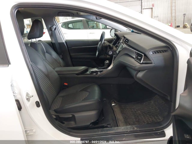 39088797 :رقم المزاد ، 4T1G11AK1LU942634 vin ، 2020 Toyota Camry Se مزاد بيع