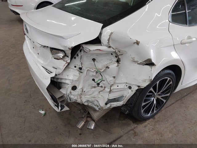 39088797 :رقم المزاد ، 4T1G11AK1LU942634 vin ، 2020 Toyota Camry Se مزاد بيع
