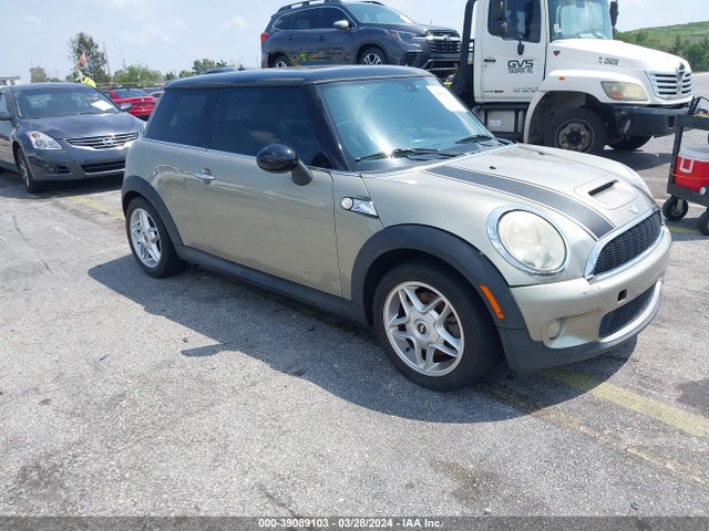 2007 MINI COOPER S WMWMF73537TL86435 Photo 0