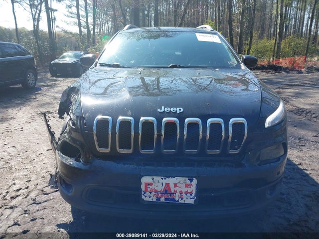 1C4PJLLB4JD510212 Jeep Cherokee Latitude Plus Fwd