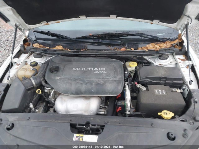 1C3CCCAB4GN152886 Chrysler 200 Limited