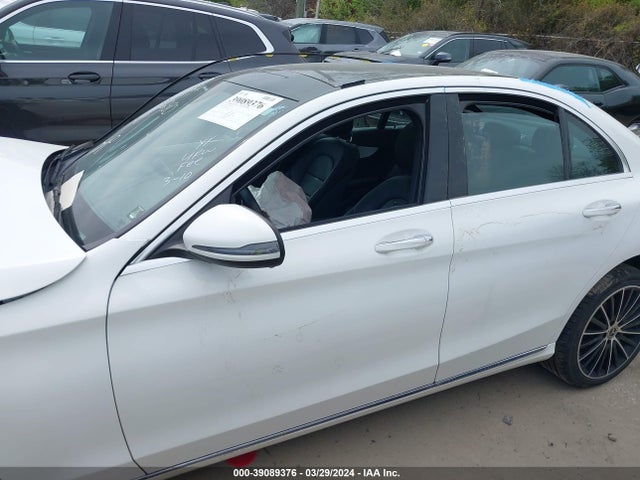 W1KWF8DB4MR627438 Mercedes-Benz C 300 Sedan