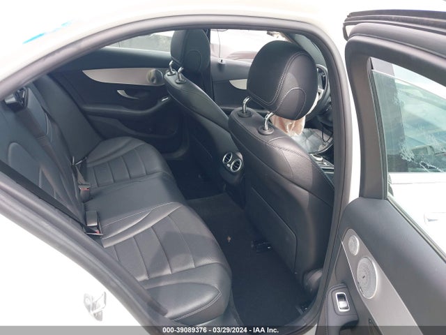 W1KWF8DB4MR627438 Mercedes-Benz C 300 Sedan