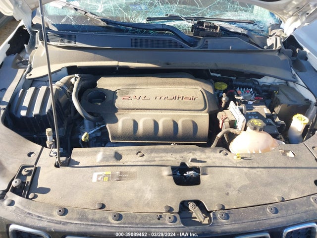 3C4NJCBB3JT487010 Jeep Compass Latitude Fwd