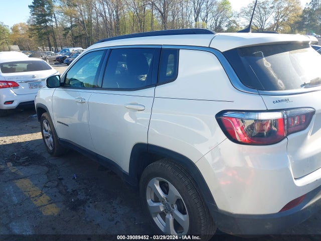 3C4NJCBB3JT487010 Jeep Compass Latitude Fwd