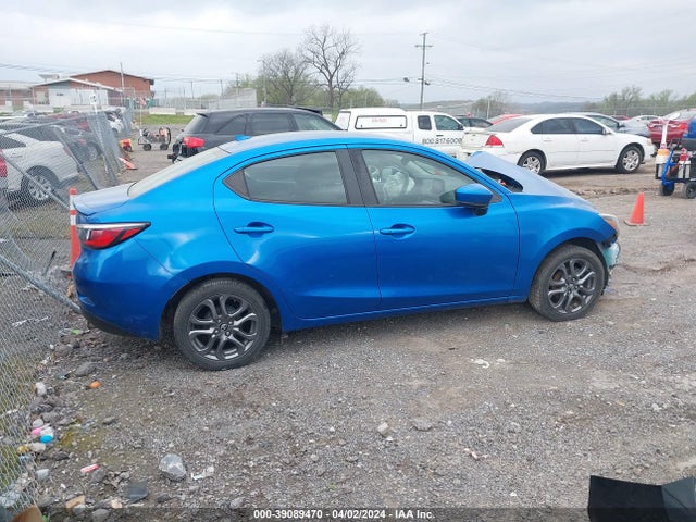 Toyota YARIS LE 2019 3MYDLBYV2KY521672 Image 4