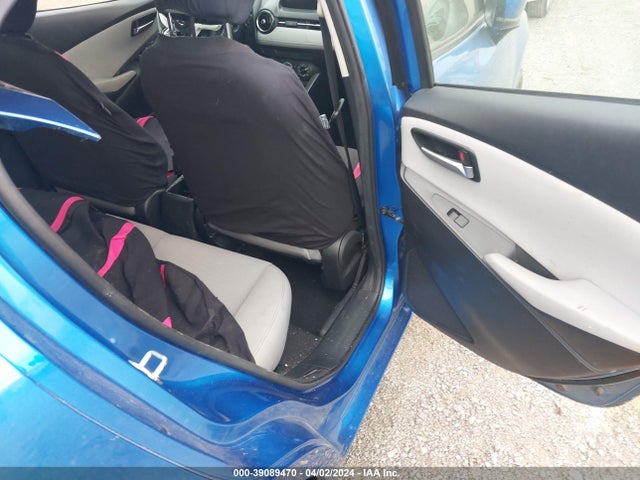 Toyota YARIS LE 2019 3MYDLBYV2KY521672 Image 8
