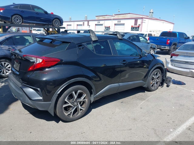 Toyota C-HR XLE 2018 NMTKHMBX0JR019731 Image 13