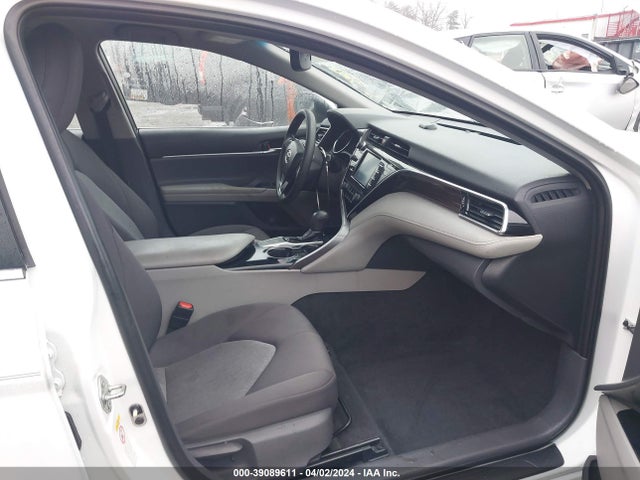 Toyota CAMRY LE 2018 4T1B11HK3JU138638 Image 5