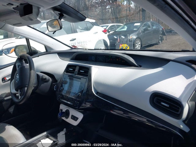 Toyota Prius Two 2017 JTDKBRFU5H3545395 Image 5
