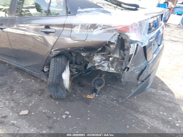 Toyota Prius Two 2017 JTDKBRFU5H3545395 Image 6