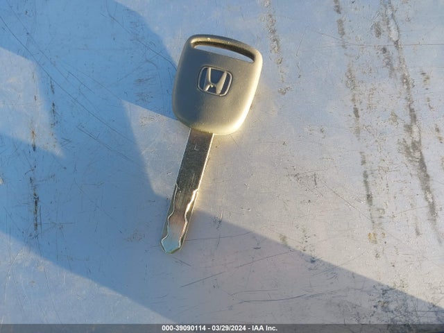39090114 :رقم المزاد ، 1HGCS2B86AA010275 vin ، 2010 Honda Accord 3.5 Ex-l مزاد بيع