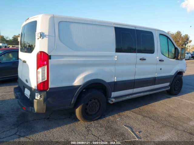 1FTNR1ZM0FKA34928 Ford Transit-250