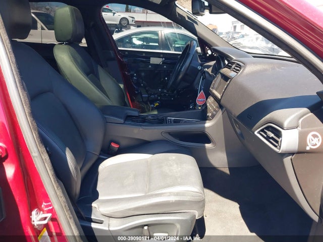 2017 JAGUAR F-PACE SADCJ2BV6HA886169 Photo 4