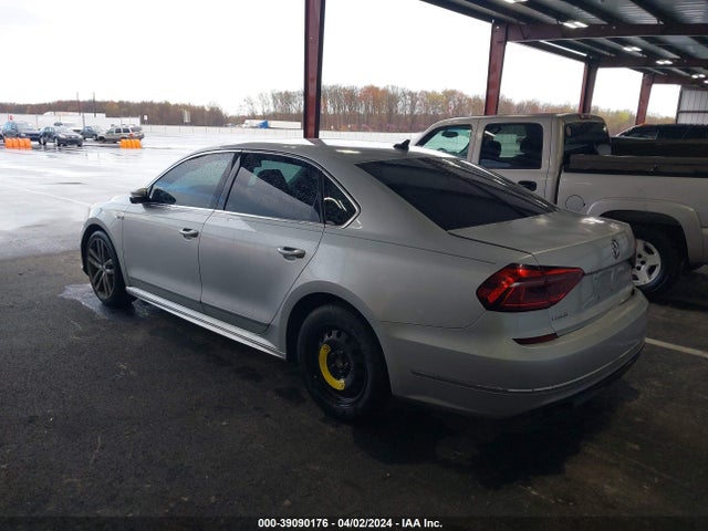 1VWDT7A35HC039331 Volkswagen Passat 1.8t R-line