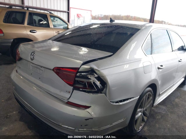 1VWDT7A35HC039331 Volkswagen Passat 1.8t R-line