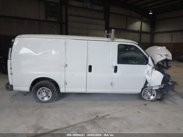 Chevrolet Express 2500 Work Van 2018 1GCWGAFP3J1172356 Image 13
