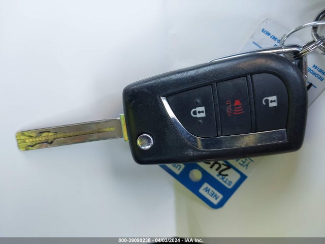 Toyota C-HR XLE 2018 JTNKHMBX0J1009355 Image 11
