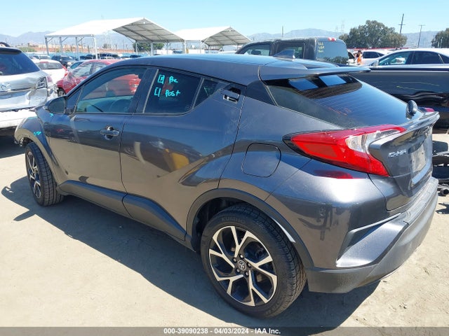 Toyota C-HR XLE 2018 JTNKHMBX0J1009355 Image 3
