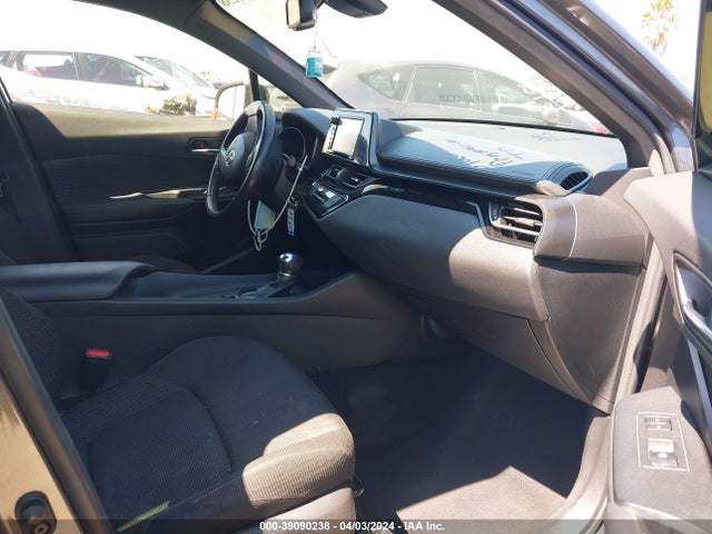 Toyota C-HR XLE 2018 JTNKHMBX0J1009355 Image 5