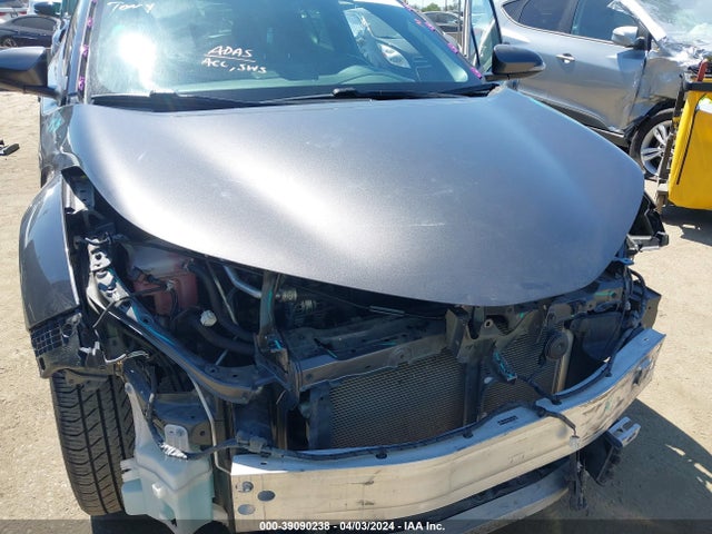 Toyota C-HR XLE 2018 JTNKHMBX0J1009355 Image 6