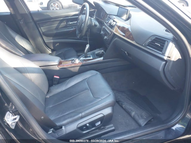 2013 Bmw 328i Xdrive მანქანა იყიდება აუქციონზე, vin: WBA3B5C59DJ599182, აუქციონის ნომერი: 39090378