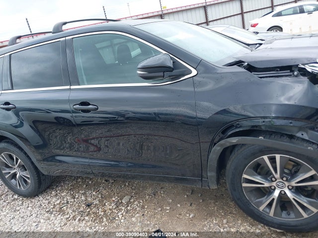 Toyota Highlander Le 2017 5TDZARFH6HS025323 Image 14