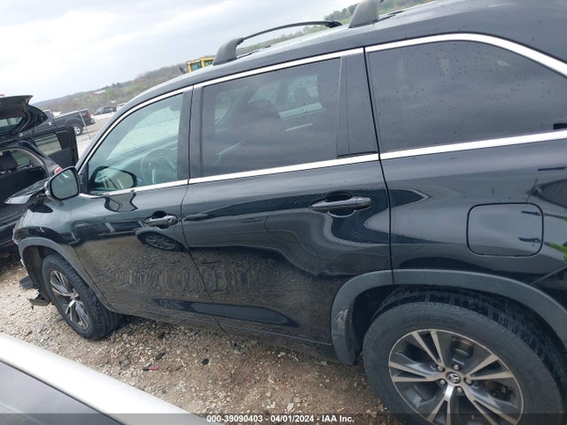 Toyota Highlander Le 2017 5TDZARFH6HS025323 Image 15