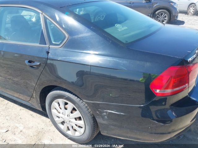 1VWAT7A37FC053084 Volkswagen Passat 1.8t S