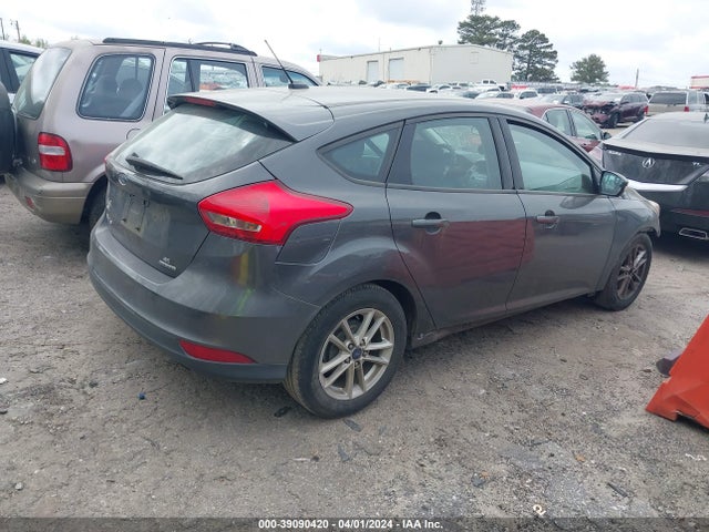 Ford FOCUS SE 2016 1FADP3K29GL323636 Image 4