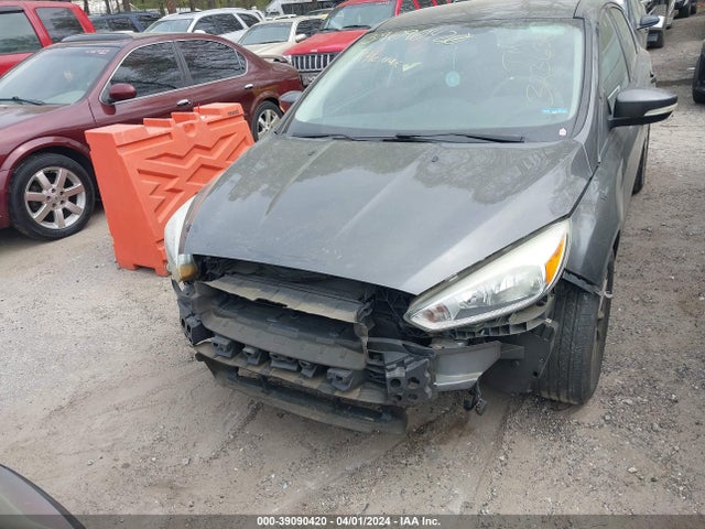 Ford FOCUS SE 2016 1FADP3K29GL323636 Image 6