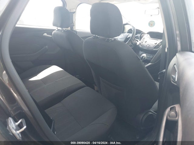 Ford FOCUS SE 2016 1FADP3K29GL323636 Image 8