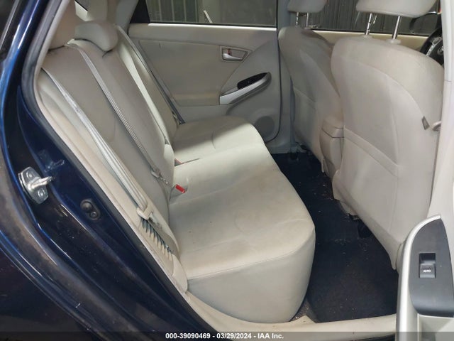 Toyota Prius Three 2014 JTDKN3DU2E0367790 Image 8