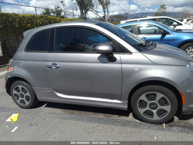Fiat 500E BATTERY ELECTRIC 2016 3C3CFFGE7GT221970 Image 13