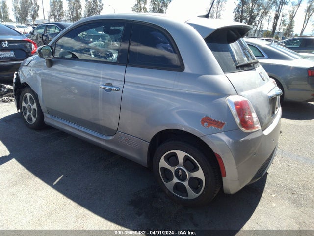 2016 FIAT 500E 3C3CFFGE7GT221970 Photo 2