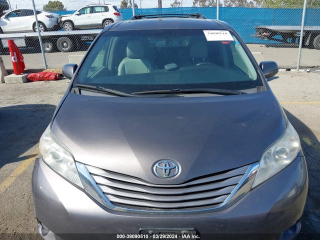 Toyota Sienna Xle 8 Passenger 2017 5TDYZ3DC5HS865344 Image 12